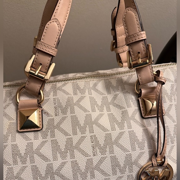 Michael Kors Grayson Vanilla Satchel - Picture 8 of 9